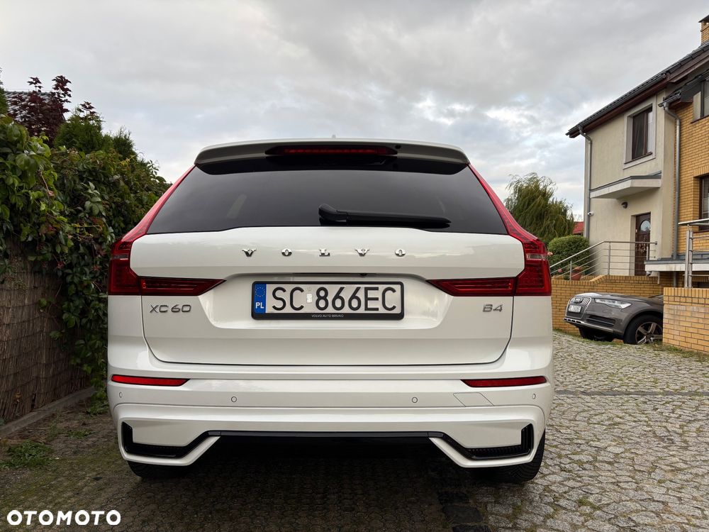 Volvo XC 60 B4 B Plus Dark - 5