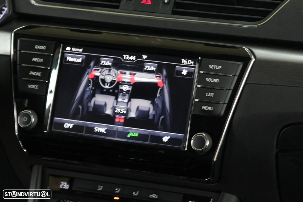 Skoda Superb Break 1.6 TDI Style DSG - 27