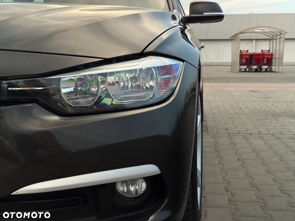 BMW Seria 3 320d - 32