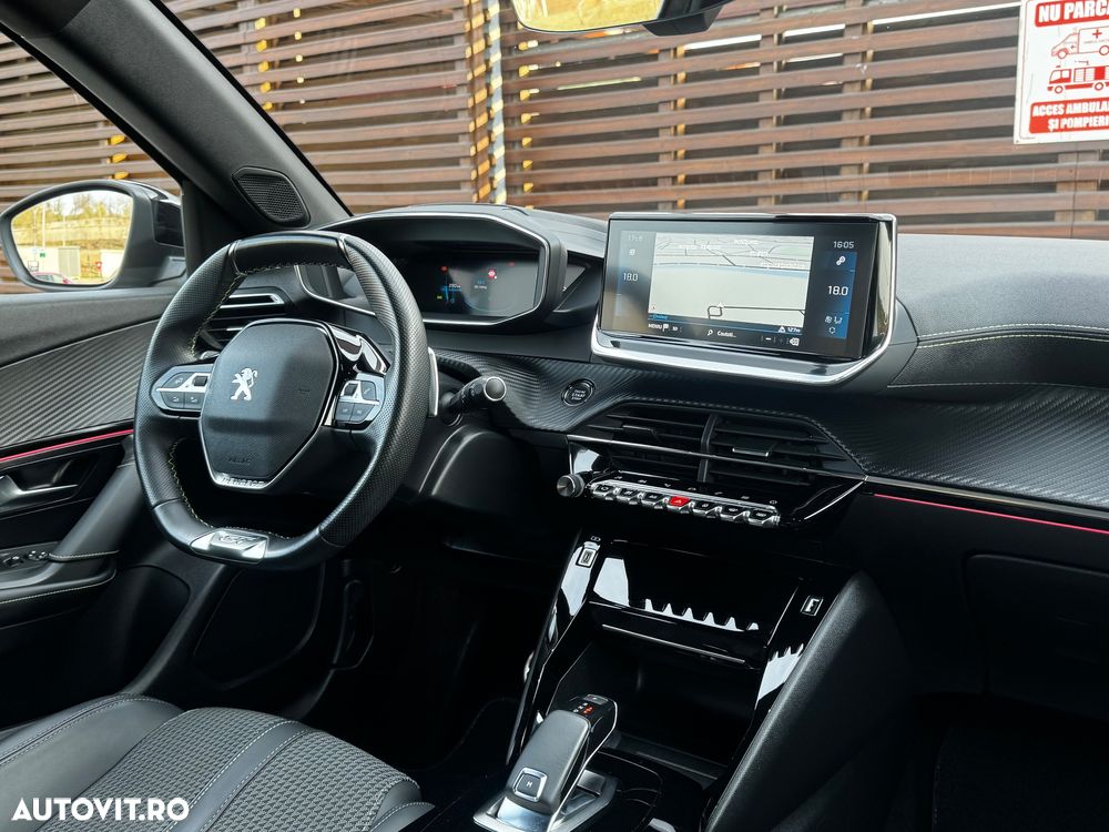 Peugeot 2008 PureTech 130 EAT8 GT - 20