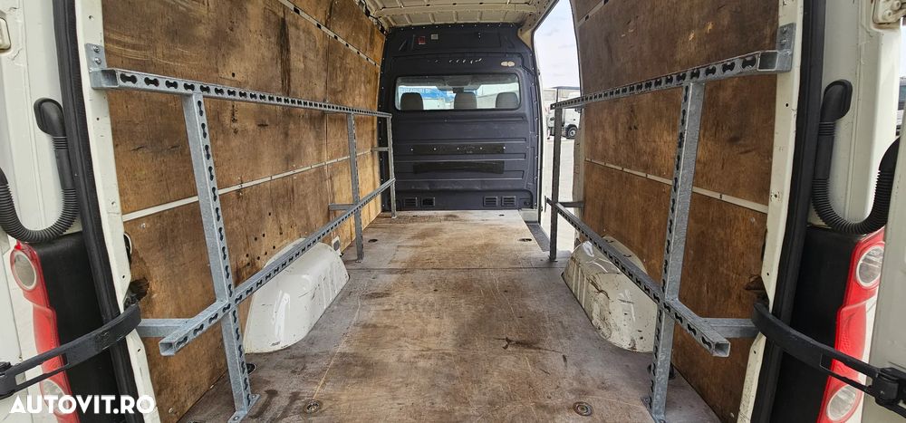 Volkswagen Crafter 2.5 TDi - 11