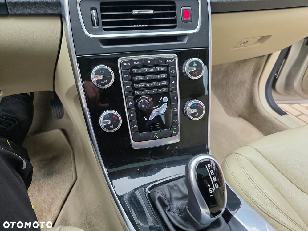 Volvo S60 D4 Geartronic Summum - 34