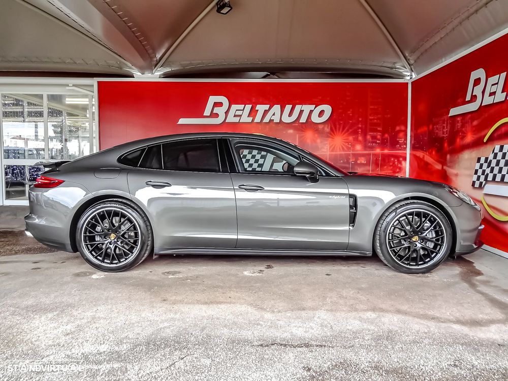 Porsche Panamera 4 E-Hybrid - 4