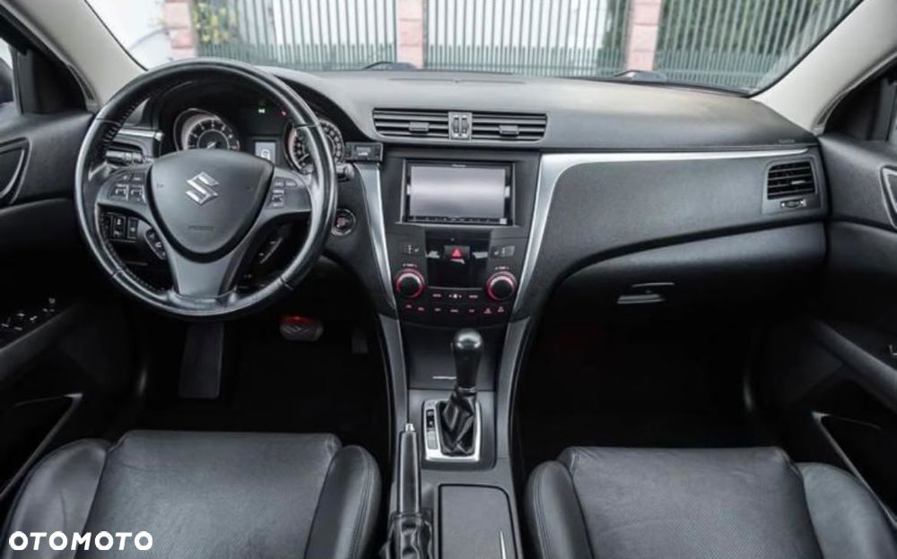 Suzuki Kizashi - 5