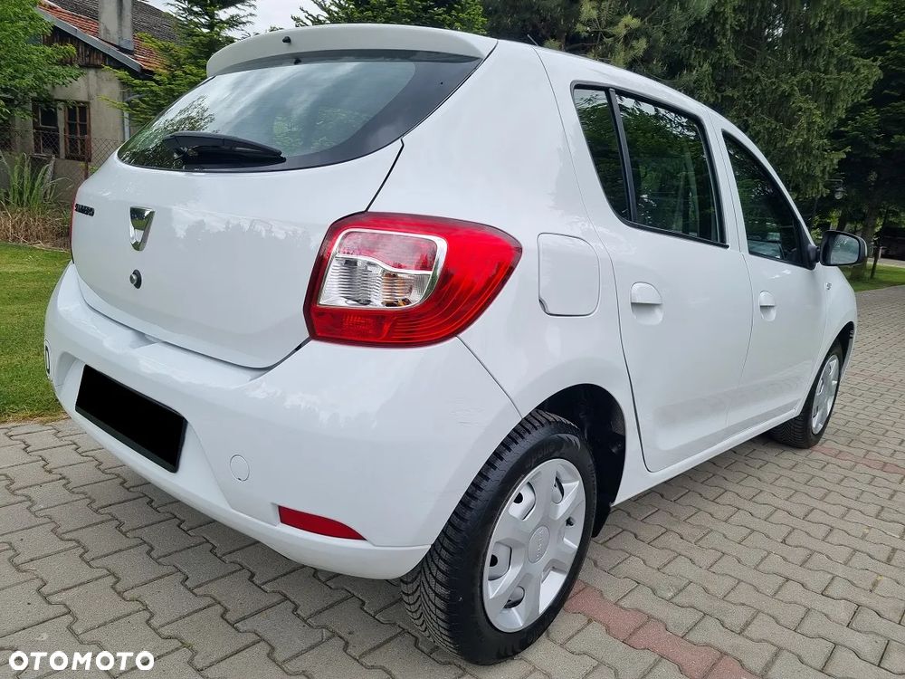 Dacia Sandero 1.2 16V 75 Laureate - 8