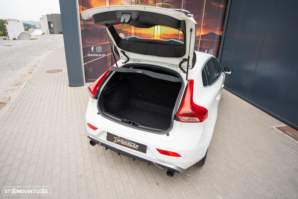 Volvo V40 D2 R Design - 19