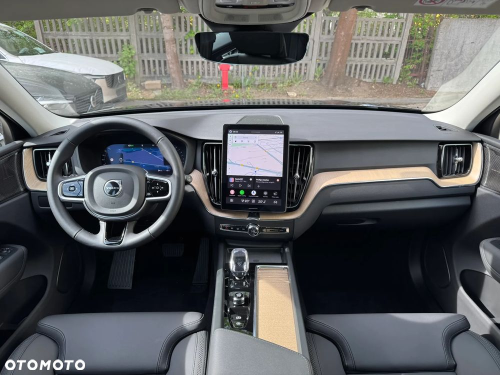 Volvo XC 60 B5 B AWD Plus Dark - 15
