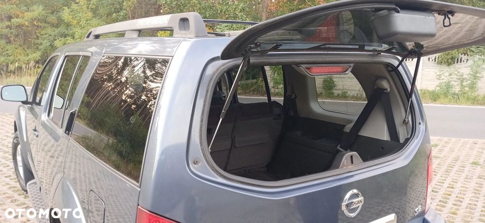 Nissan Pathfinder 4.0 V6 LE - 26