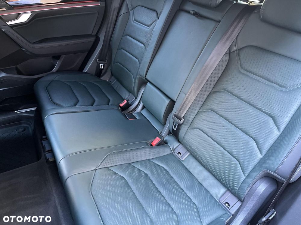 Volkswagen Touareg - 14