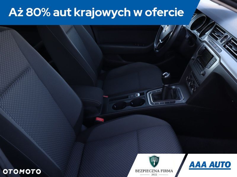 Volkswagen Passat - 10