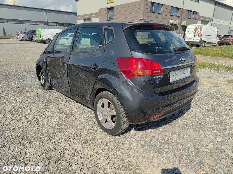 Kia Venga - 13