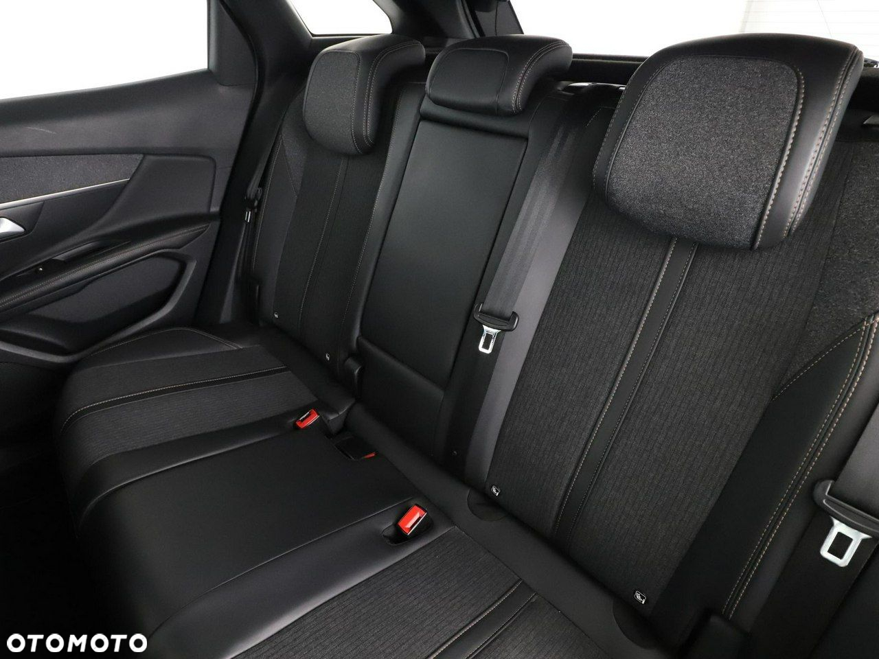 Peugeot 3008 PureTech 130 Stop & Start GPF Allure Pack - 17