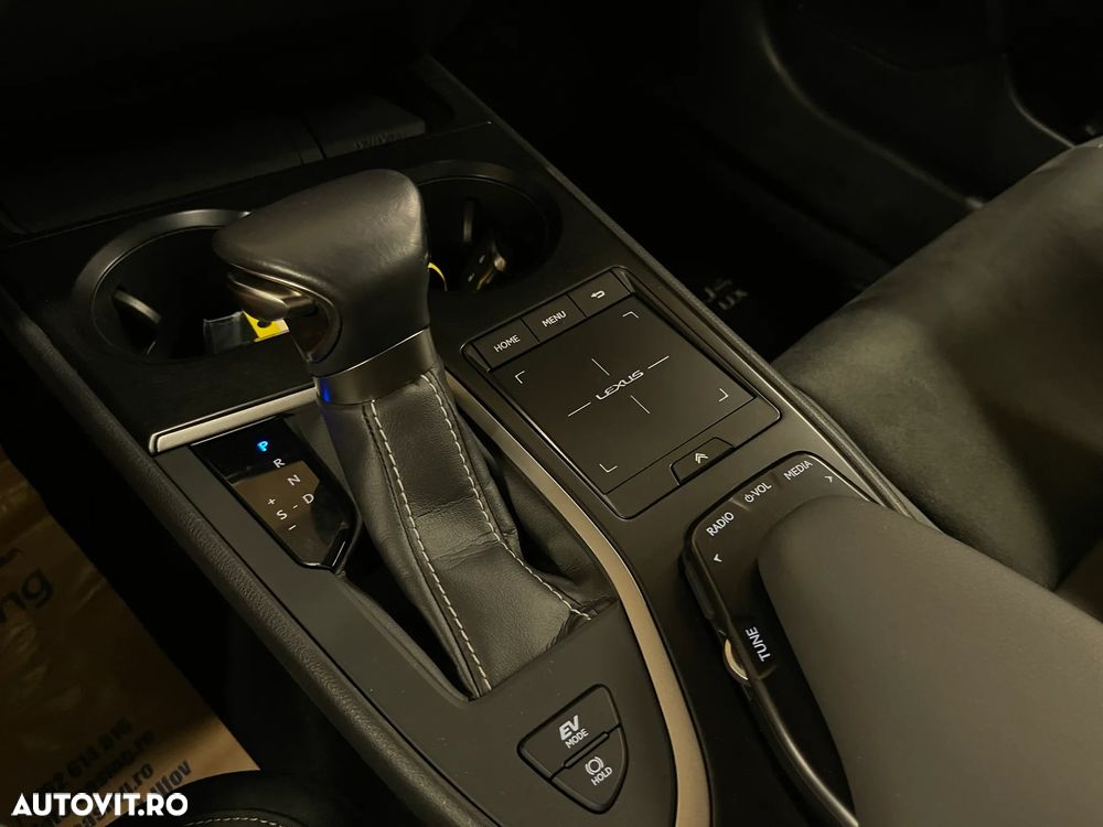 Lexus UX 250h Business Edition - 20