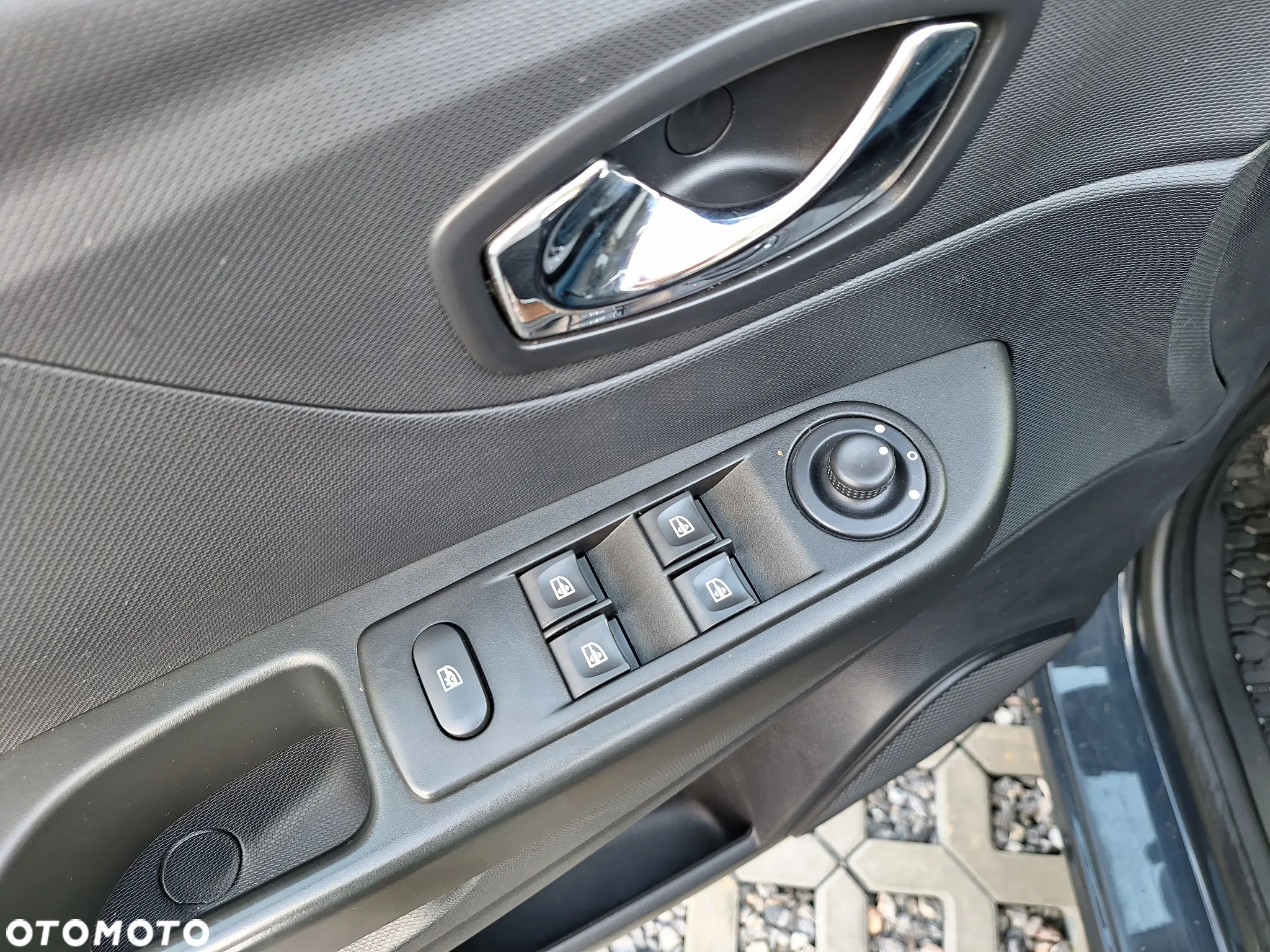 Renault Captur - 12