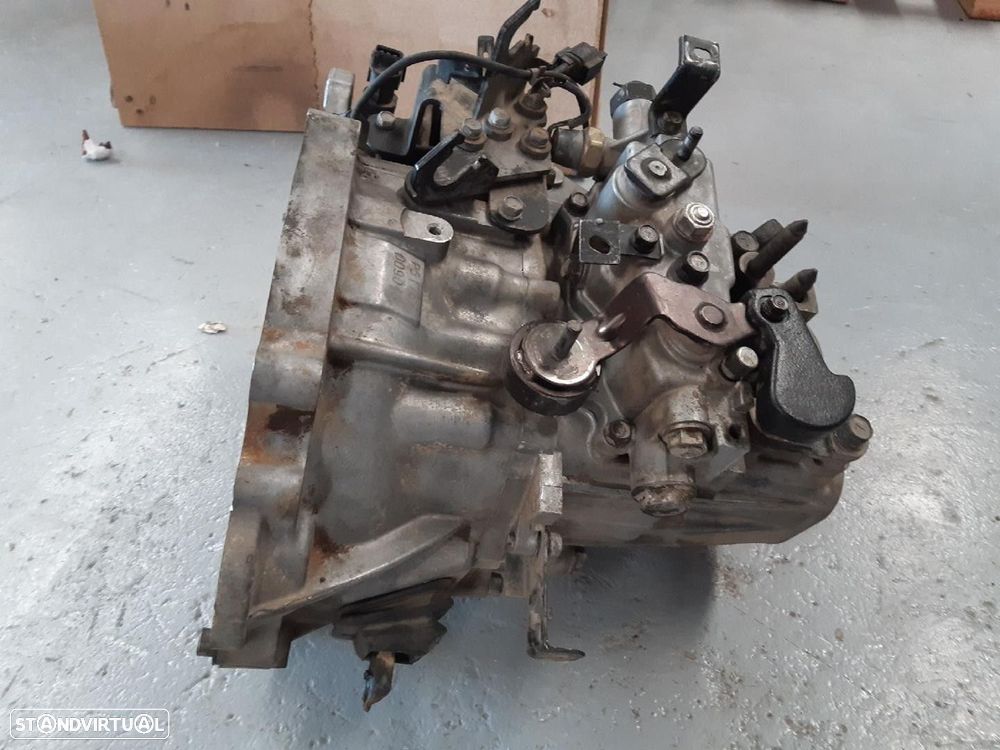 CAIXA VELOCIDADES HYUNDAI MATRIX 2005 - 4