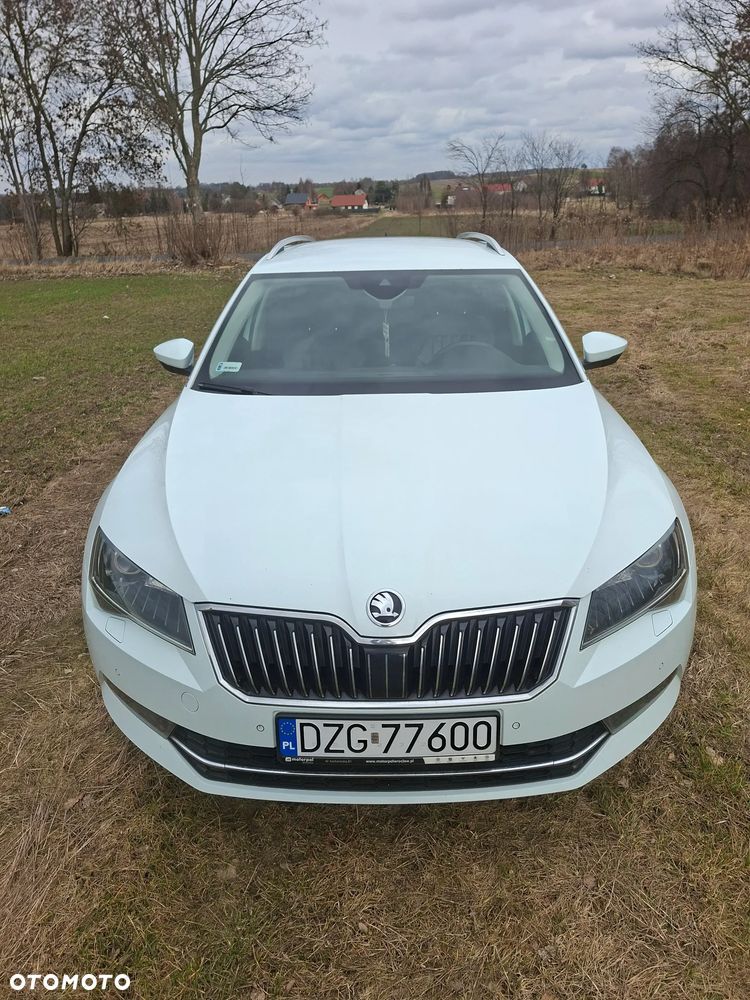 Skoda Superb 2.0 TDI DSG Premium Edition - 5