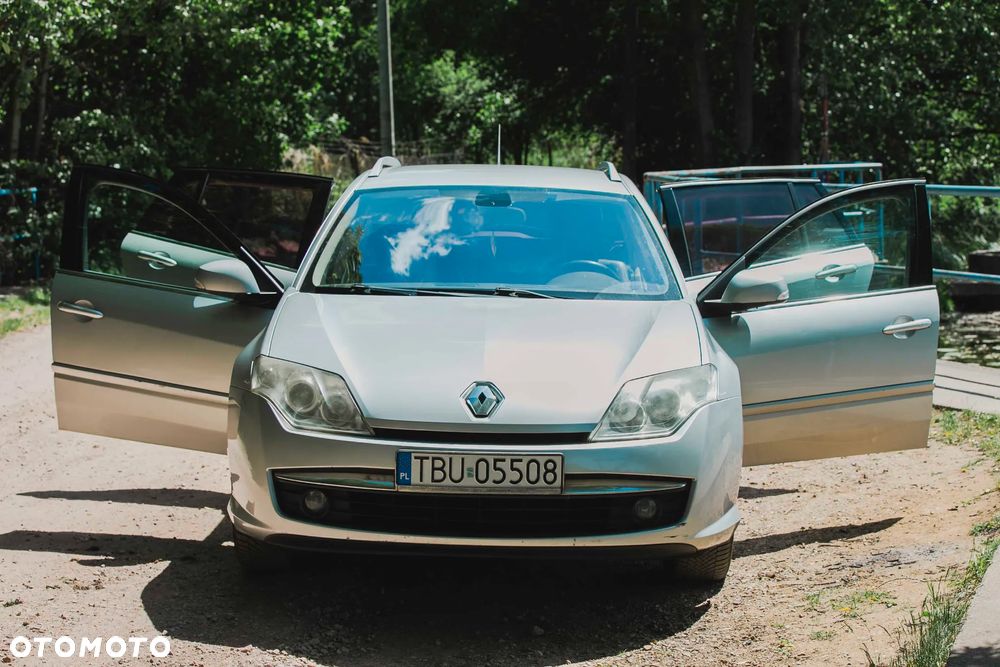 Renault Laguna dCi 110 FAP Bose Edition - 8
