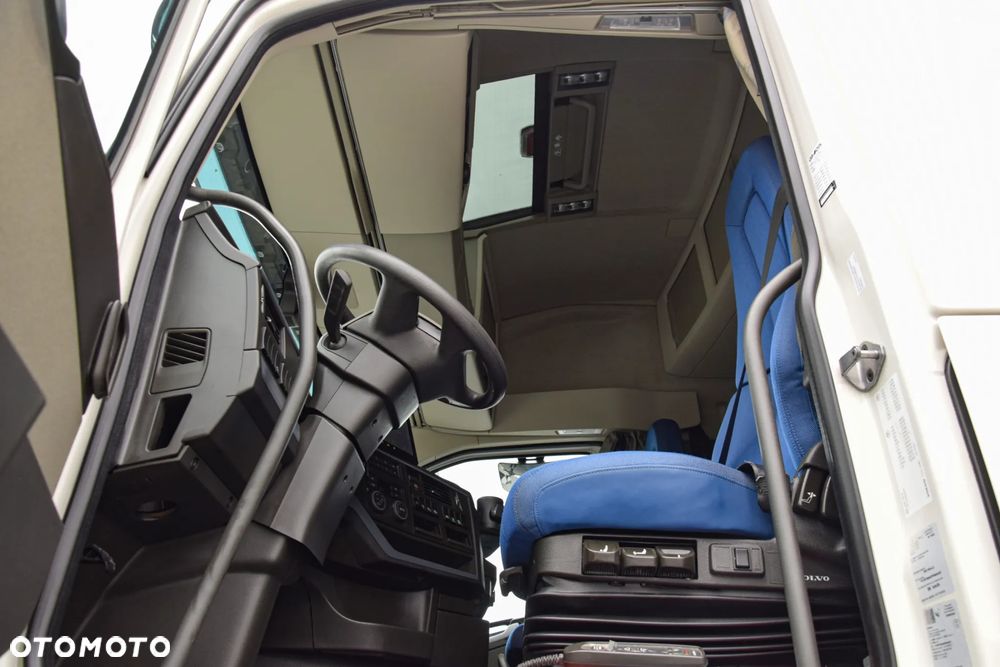 Volvo FH500 / EURO 6 / NOWY MODEL / KLIMATYZACJA POSTOJOWA / ACC / LEDY / 2 ZBIORNIKI / 2022 / NISKI PRZEBIEG / SERWISOWANY / SPROWADZONY - 20