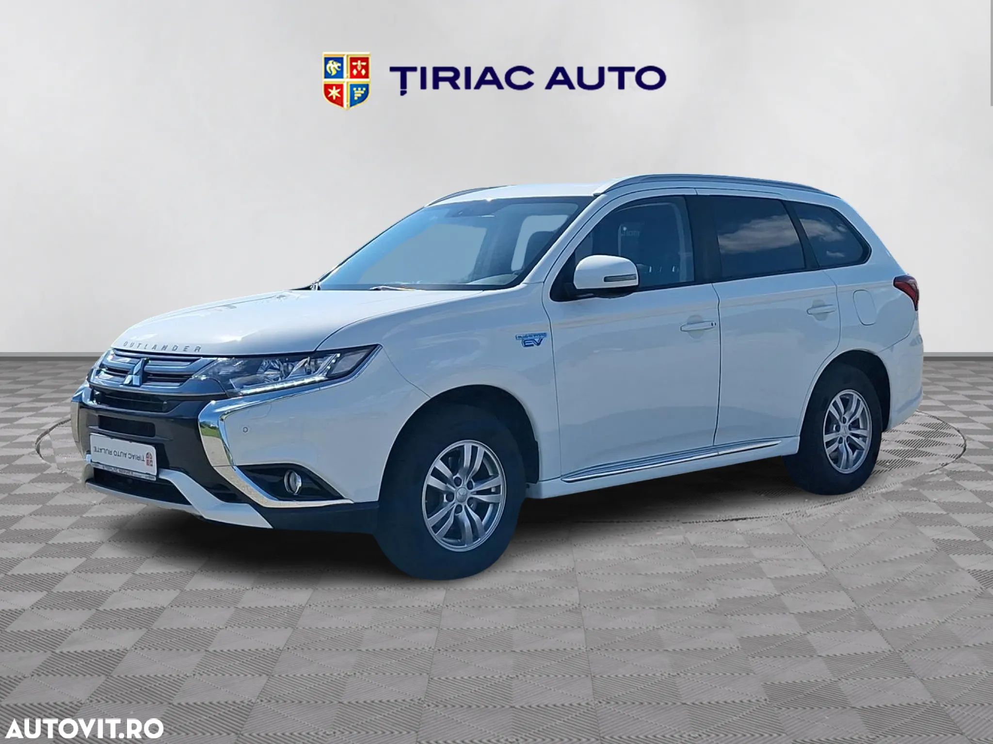 Mitsubishi Outlander - 1