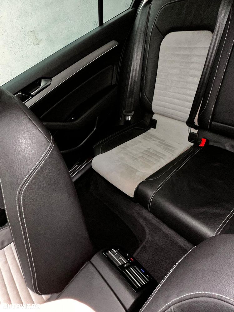 Volkswagen Passat - 12