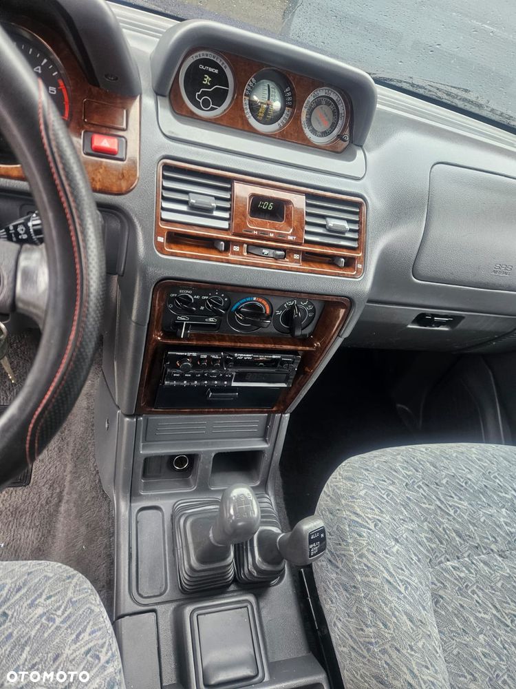 Mitsubishi Pajero - 11