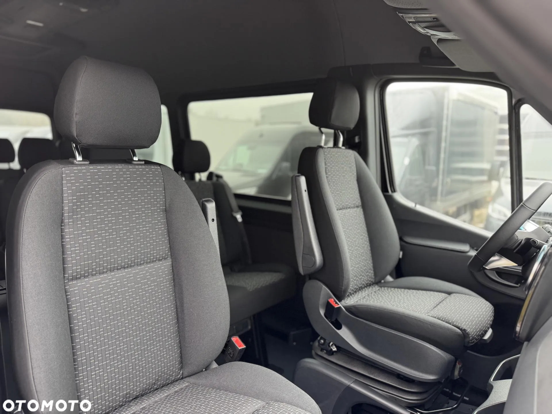 Mercedes-Benz Sprinter - 10