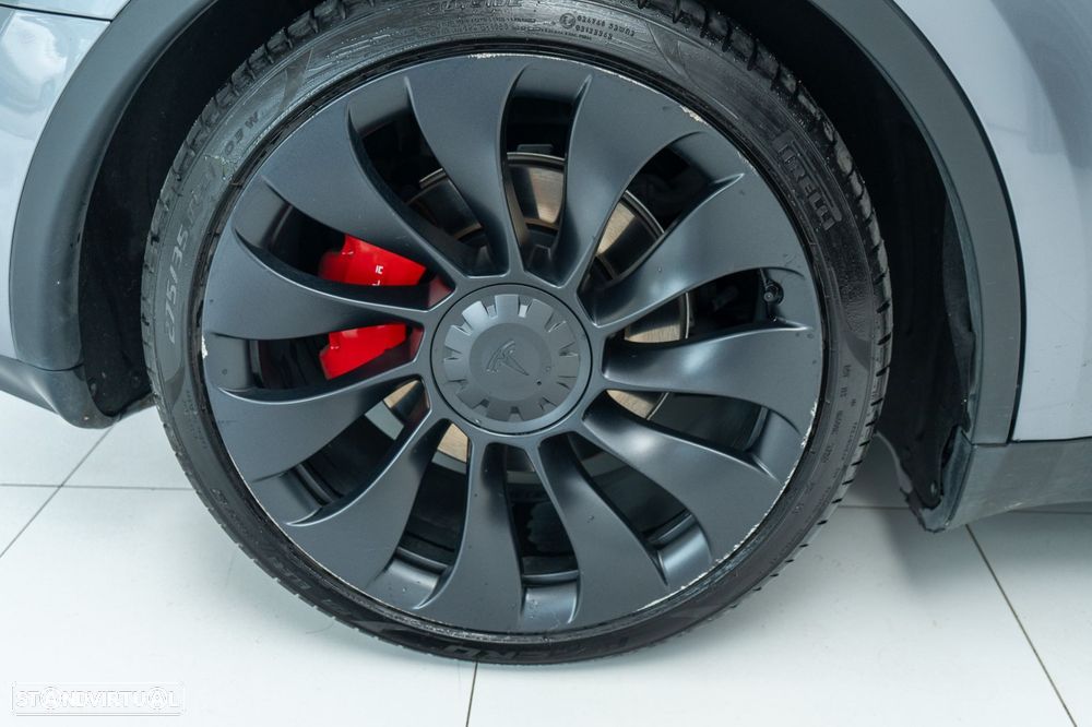 Tesla Model Y Performance Dual Motor AWD - 39