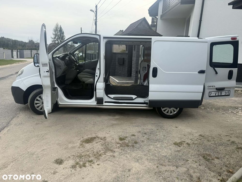 Opel Vivaro - 1