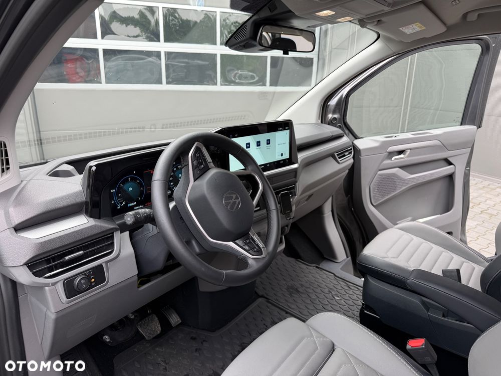 Volkswagen Caravelle - 10