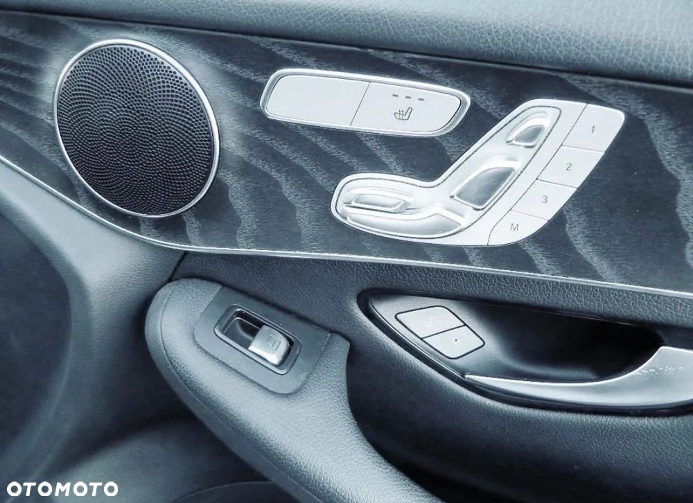 Mercedes-Benz GLC 300 4Matic 9G-TRONIC AMG Line Plus - 15