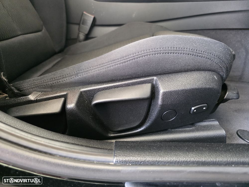 BMW 320 i Aut. - 12