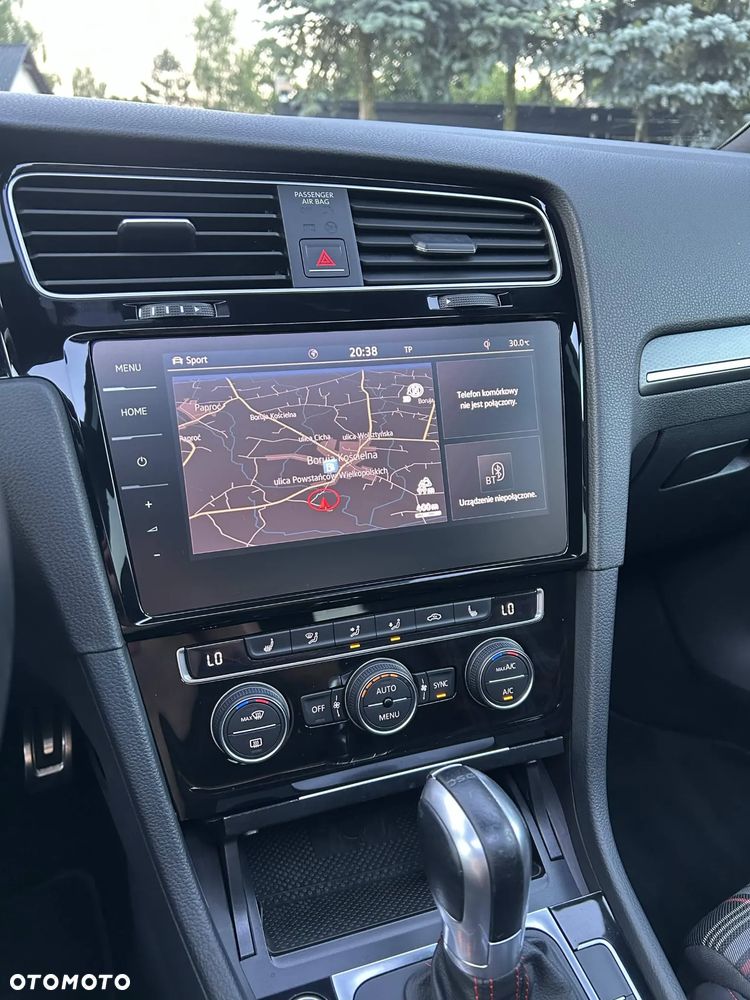 Volkswagen Golf - 17