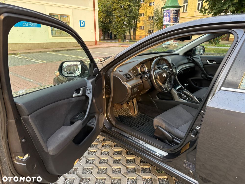 Honda Accord 2.0 Executive Nav - 16
