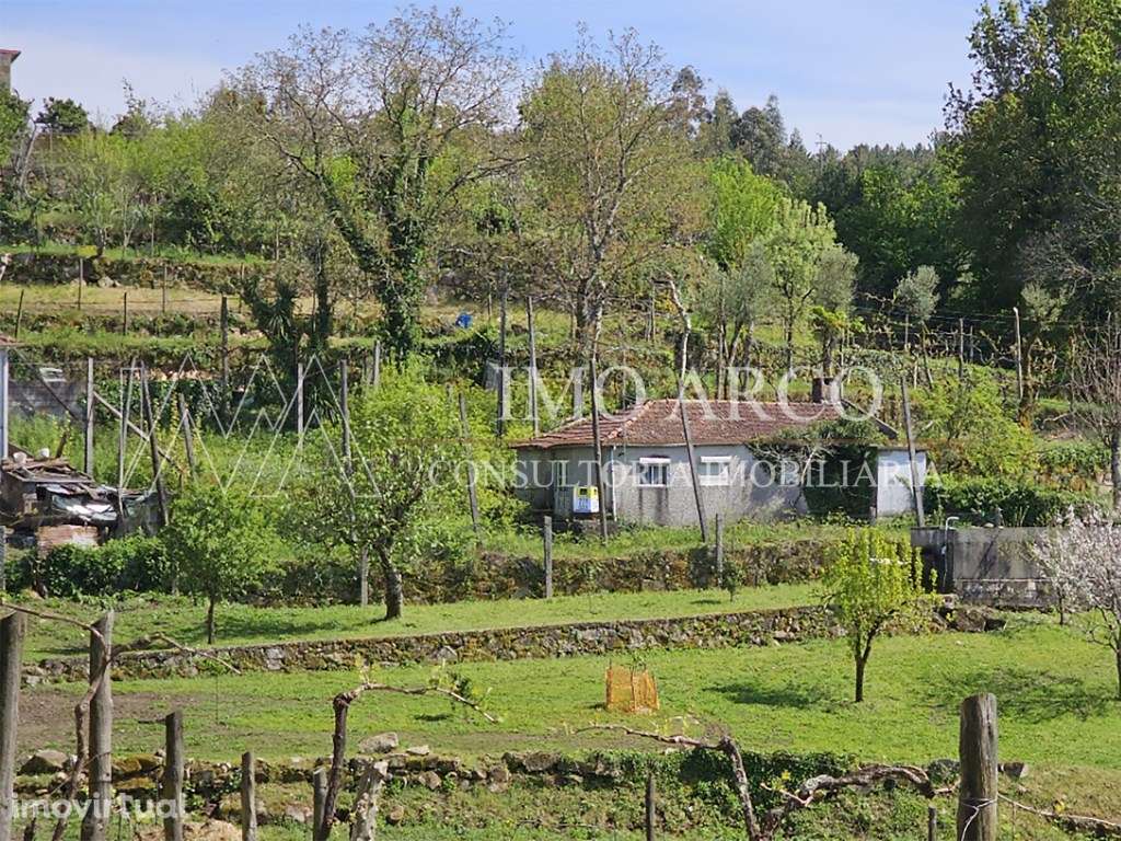 Moradia T2 para restauro - Grande imagem: 2/12