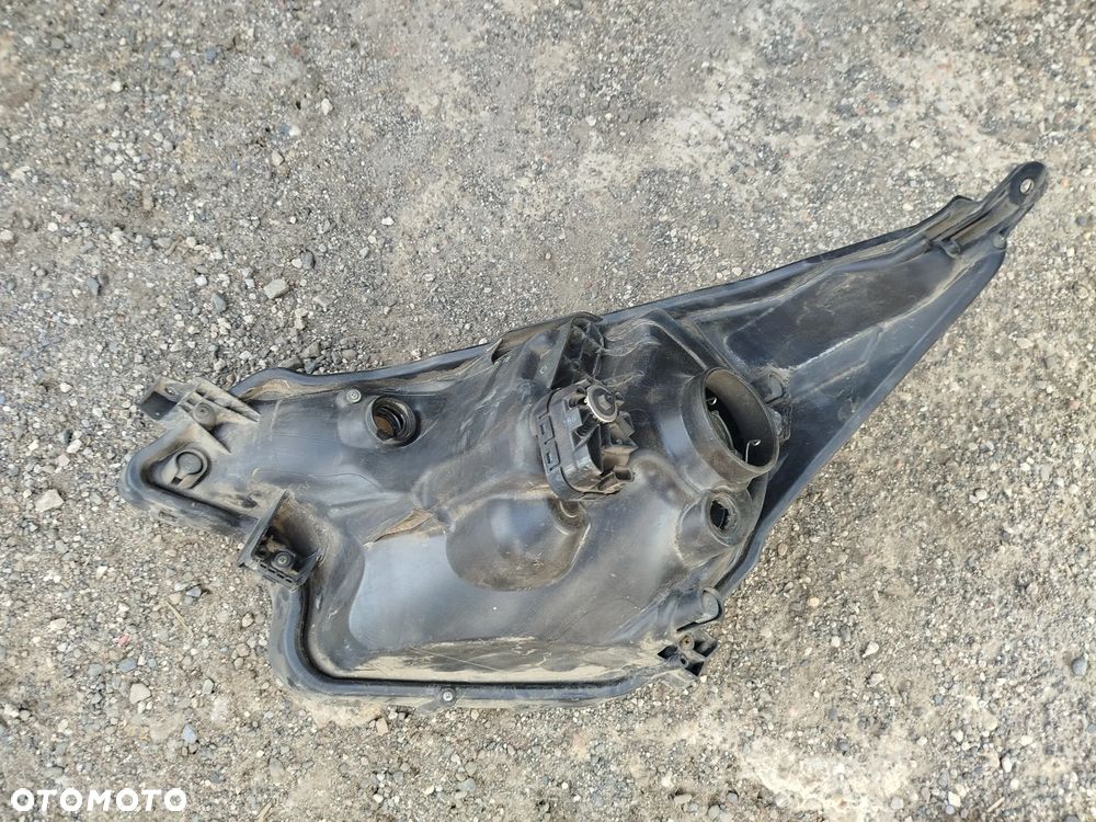 Toyota Verso S lampa prawa przód prawy Mazowieckie - 5