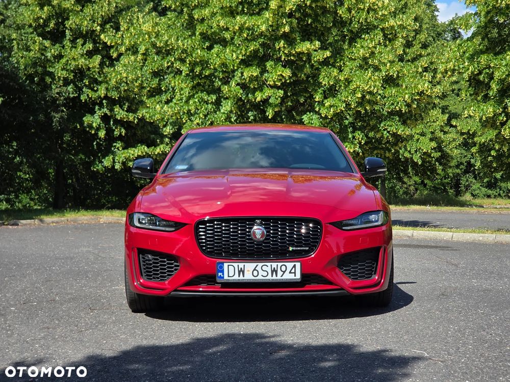 Jaguar XE 2.0 P250 R-Dynamic Black - 8