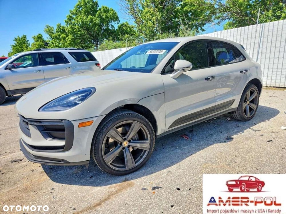 Porsche Macan - 1