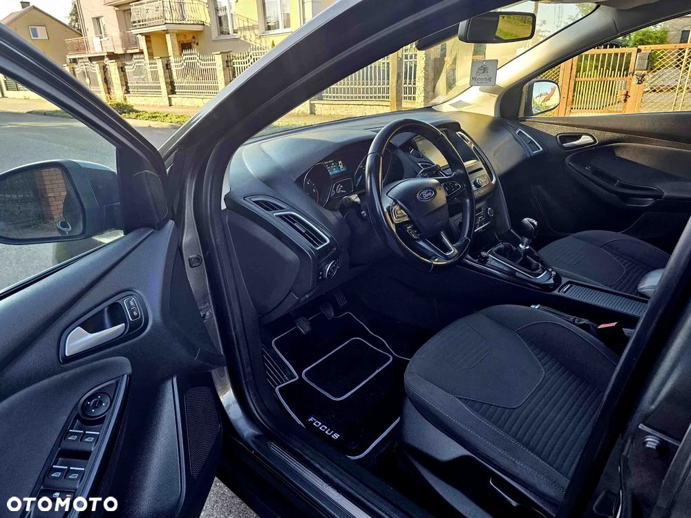 Ford Focus 2.0 TDCi Titanium ASS - 12