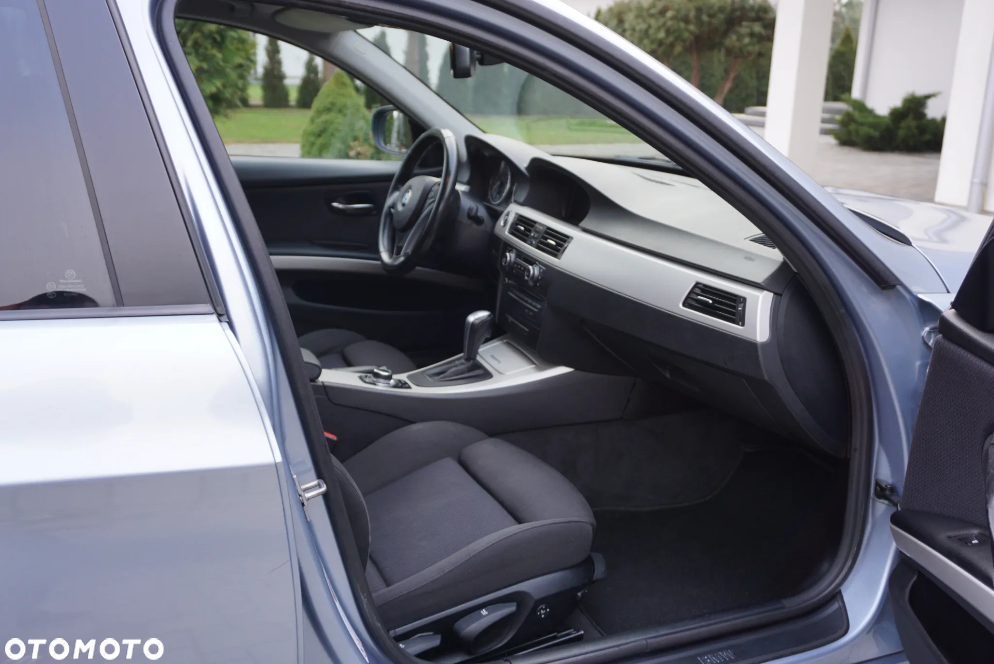 BMW Seria 3 318d DPF Touring - 22