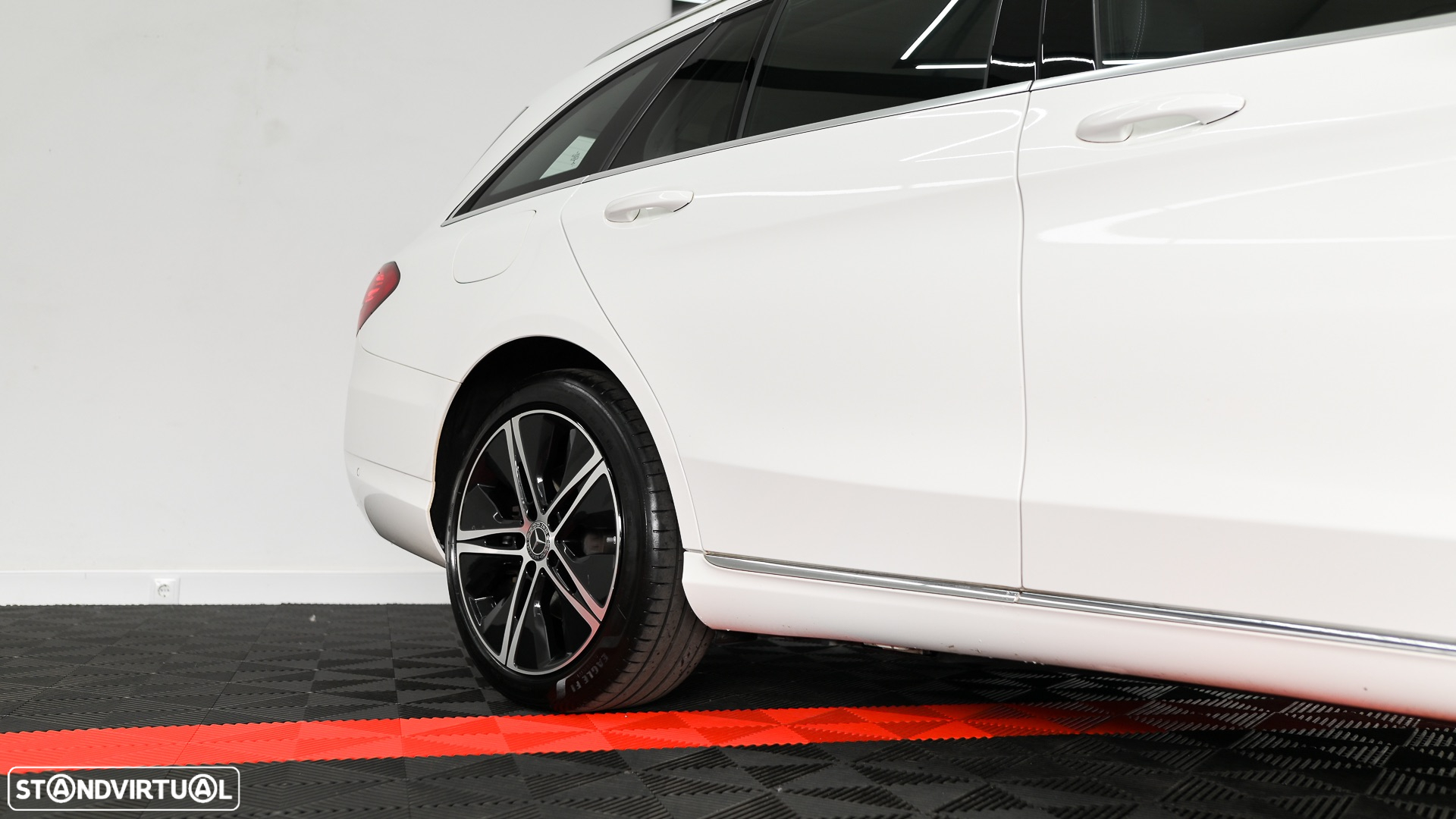 Mercedes-Benz C 300 e Avantgarde - 14