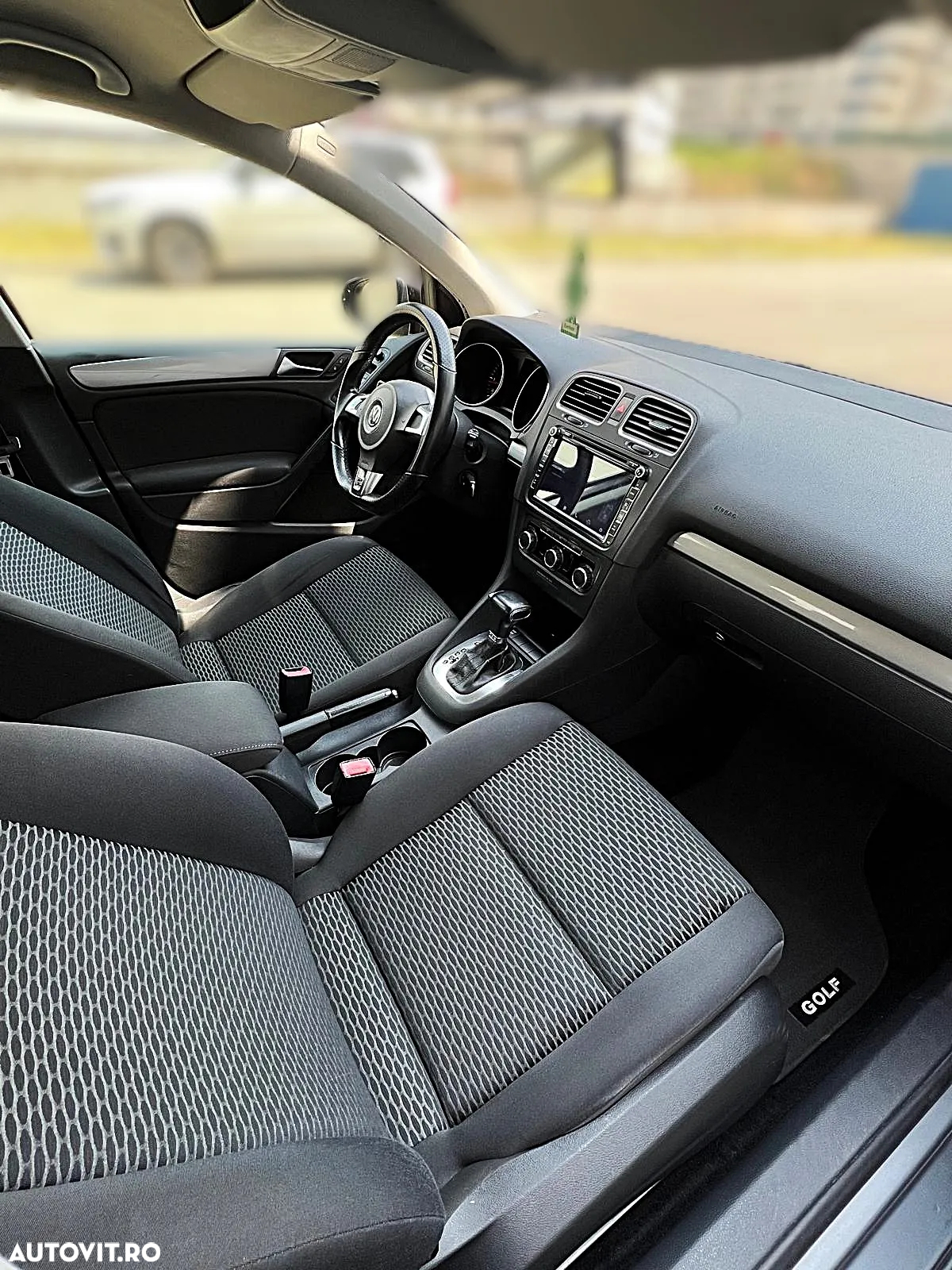 Volkswagen Golf 2.0 TDI Comfortline DSG - 10