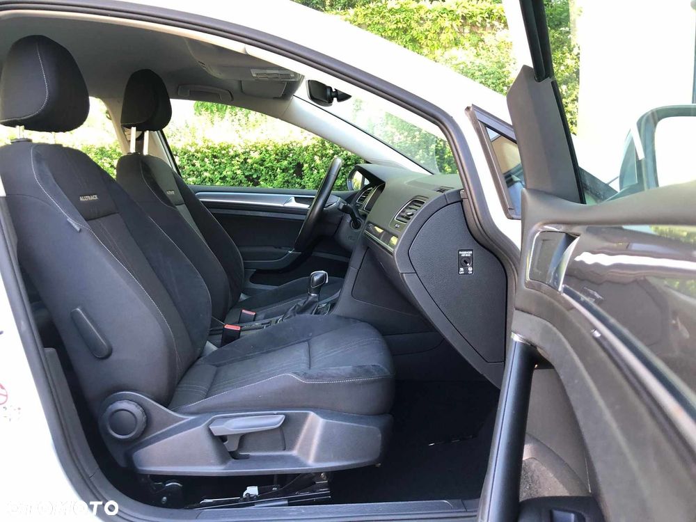 Volkswagen Golf - 21