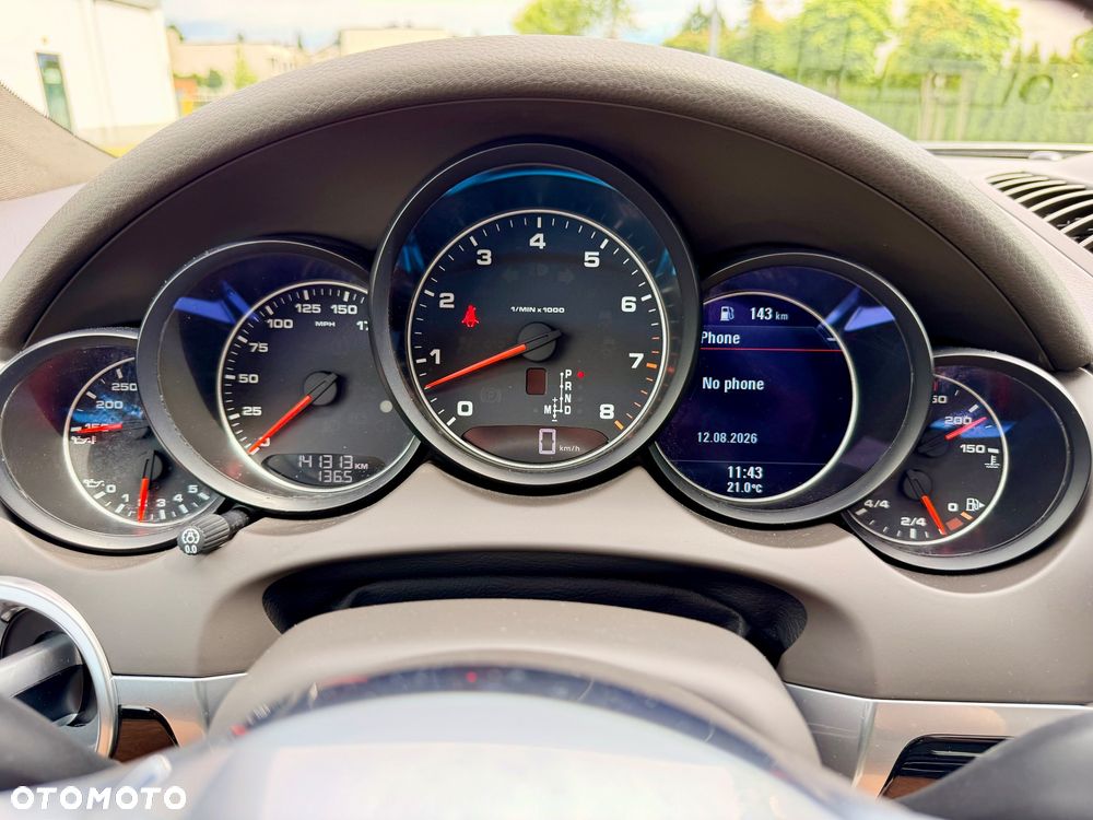 Porsche Cayenne Standard - 38