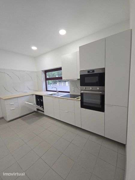 Apartamento T3+1 com Garagem novo  em Gouveia