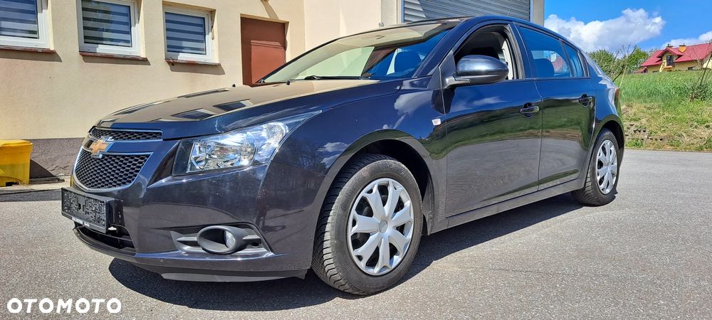 Chevrolet Cruze 1.6 LS+ - 18