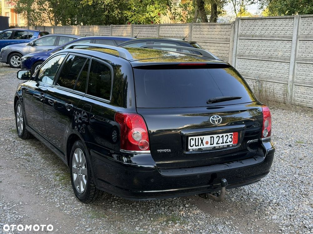 Toyota Avensis - 4