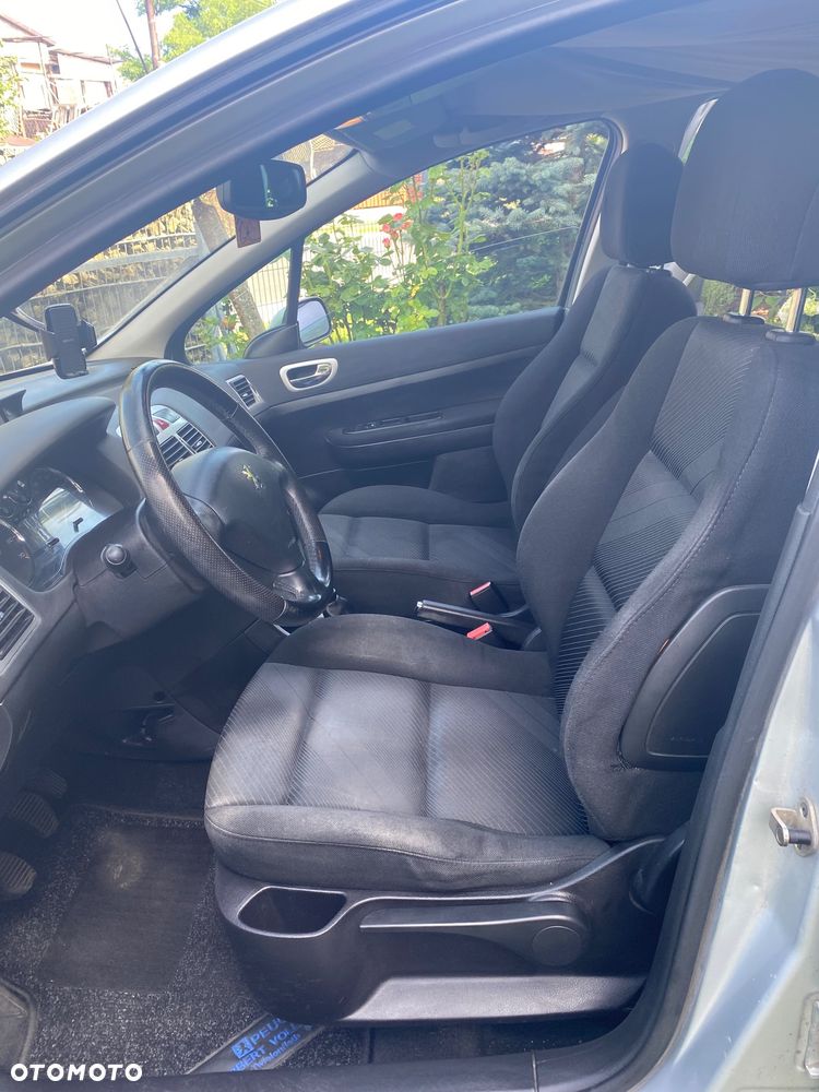 Peugeot 307 1.6 - 12