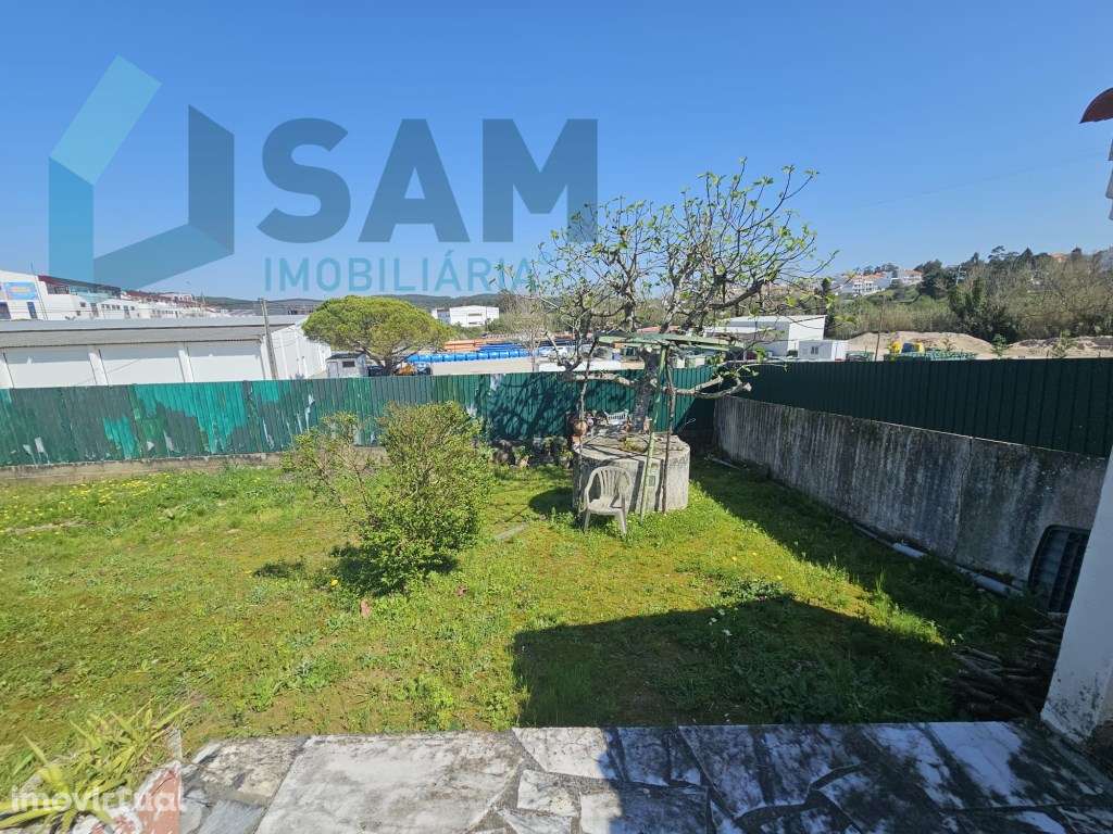 Moradia T2+1 com garagem e quintal Torres Vedras - Grande imagem: 5/30