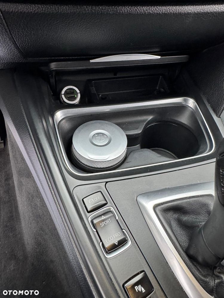 BMW Seria 3 330d Sport Line - 30