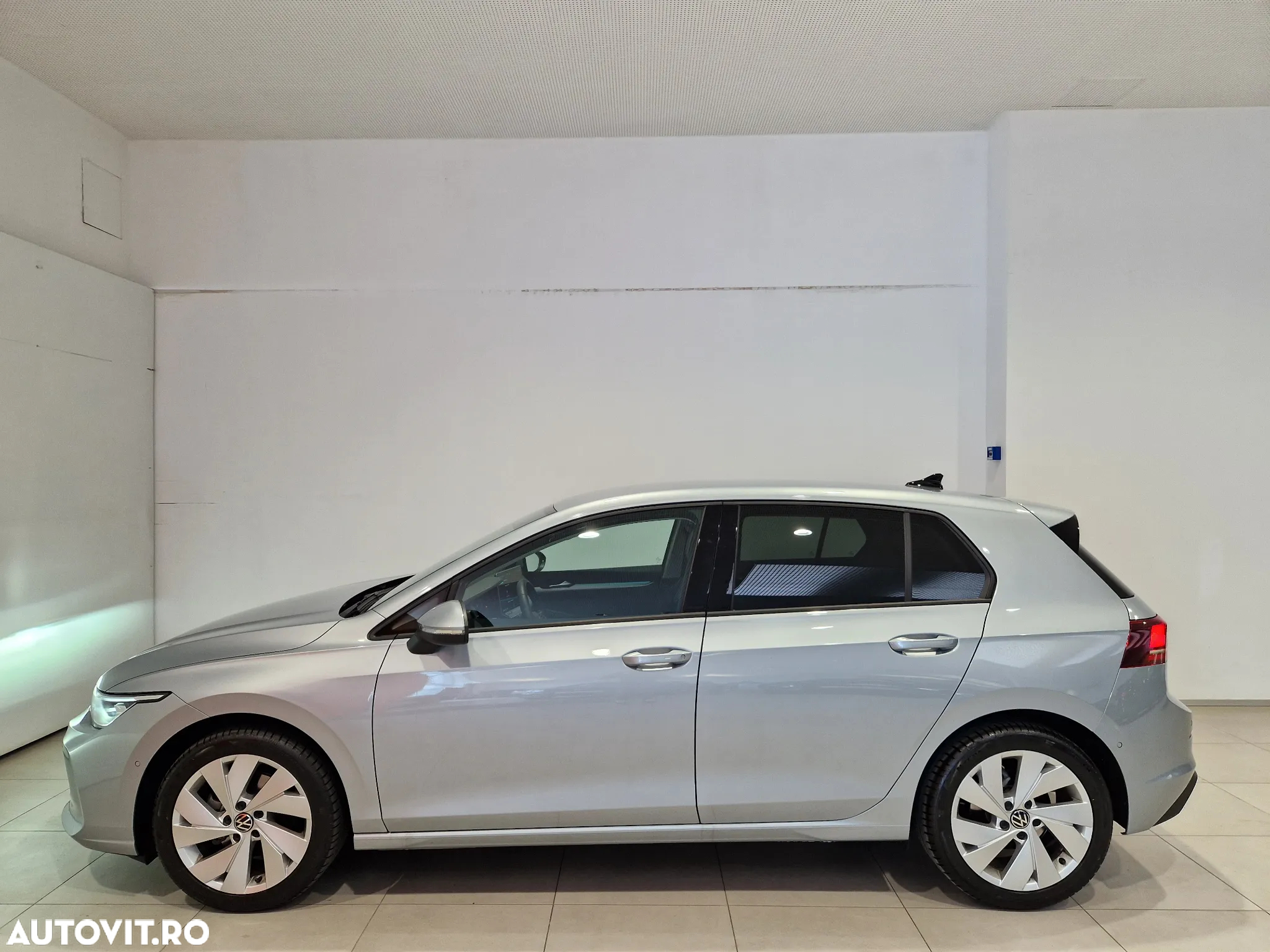Volkswagen Golf 1.5 eTSI DSG MHEV Advanced - 2
